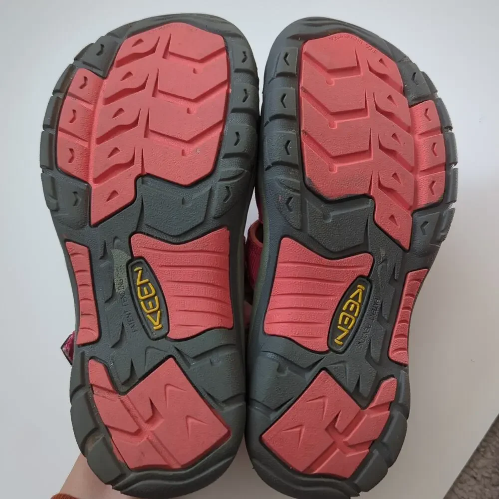 Keen Footwear Kids Strappy Waterproof Newport H2‎ Hydro Sandals Pink Girls US 3